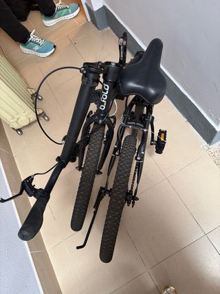 Bicicleta plegable negra