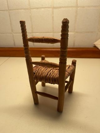 Sedia in legno per Barbie