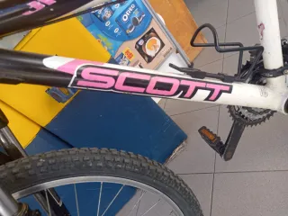 Bicicleta Scott Blanca y Negra