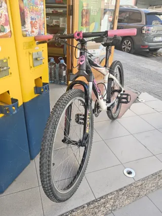 Bicicleta Scott Blanca y Negra