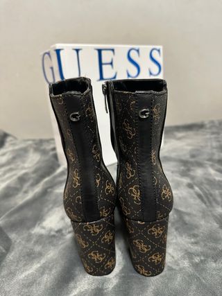 Botas Guess Tacón Negro y Marrón