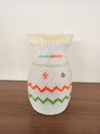 Jarrón Decorativo Origami Papel hecho artesanal .