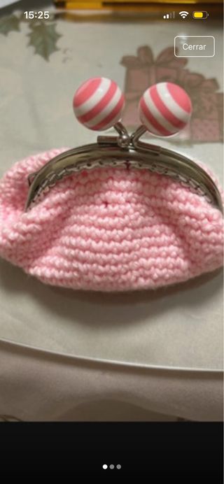 Monedero tejido a mano