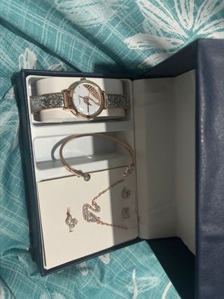 Conjunto Swarovski: Reloj, Pulsera, Anillo y Pendi