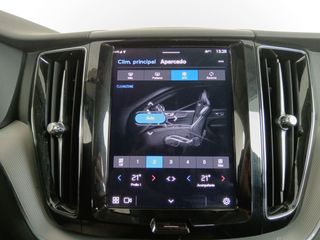 Volvo XC60 B4 R Design 2WD