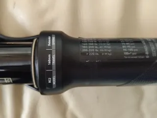 Suspensão Rockshox Lyrik 29 RC2 Charger 2.1