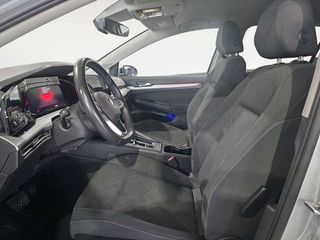 Volkswagen Golf Life eTSI