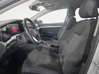 Volkswagen Golf Life eTSI