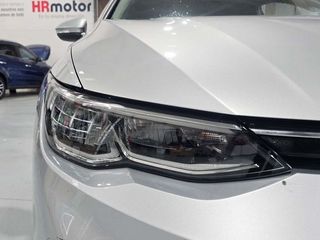 Volkswagen Golf Life eTSI