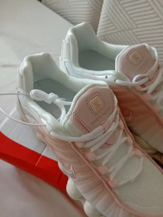 Zapatillas Nike Shox Mujer Blancas Rosas talla 39