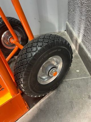 Carretilla naranja