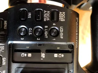 Cámara Vídeo Pro Panasonic AG-AC30 + tripode+micr