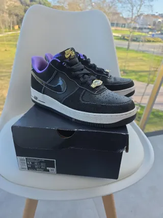 Nike Air Force 1 Negro Púrpura Talla 45