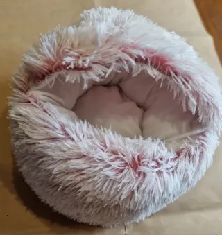 Cuccia morbida cane/gatto rosa e bianca