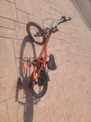 Bicicleta infantil Btwin naranja