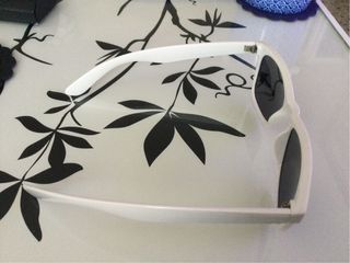 Gafas de sol vintage blancas y negras