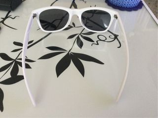 Gafas de sol vintage blancas y negras