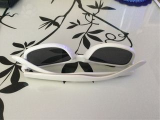 Gafas de sol vintage blancas y negras