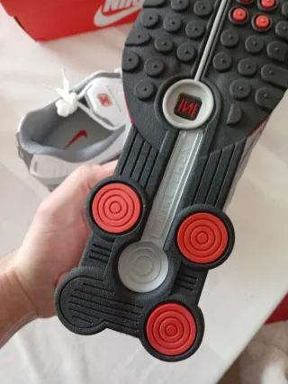 Zapatillas Nike Shox Blancas y Rojas