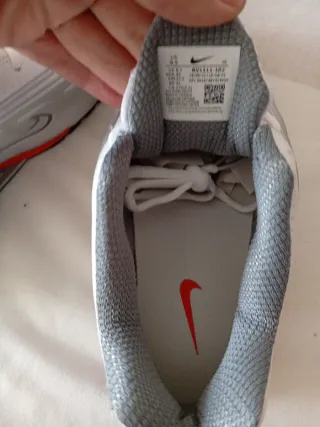 Zapatillas Nike Shox Blancas y Rojas