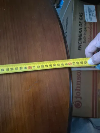 Mesa de comedor redonda de madera