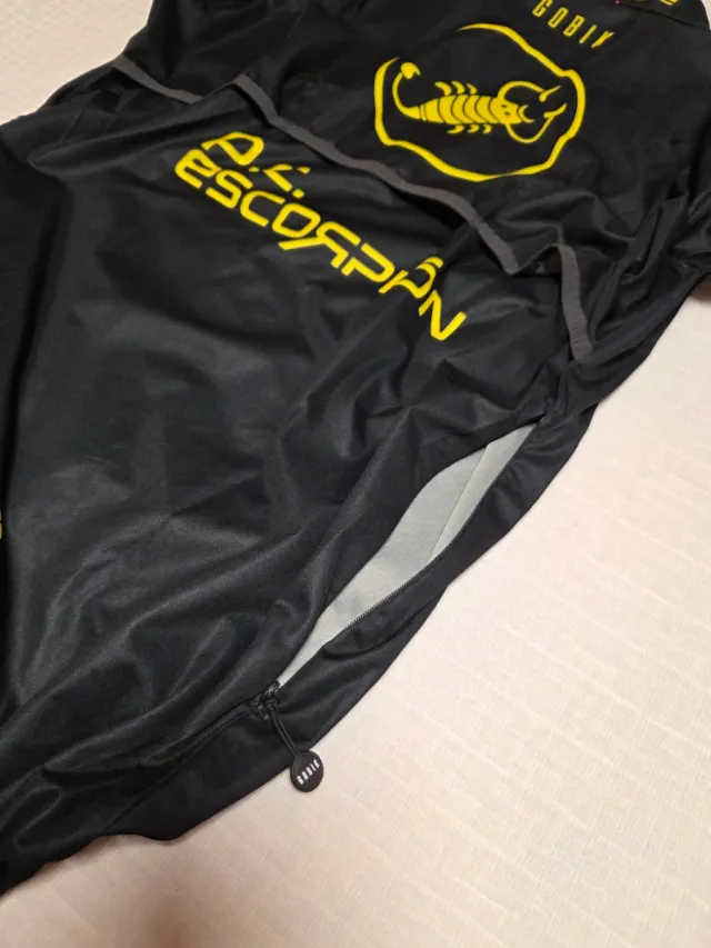 Chaqueta Cortavientos Gobik Croop.