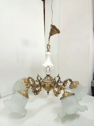 Lámpara de latón con 5 tulipas