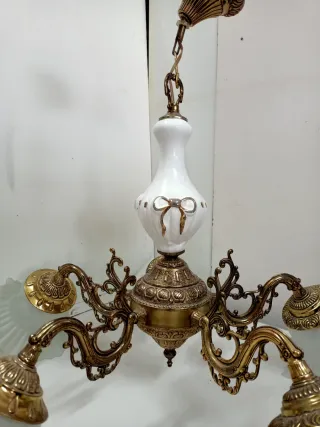 Lámpara de latón con 5 tulipas