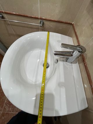 Lavabo de baño de cerámica