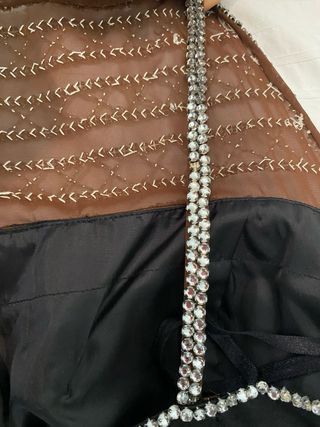 Vestido de fiesta espectacular con pedrería.