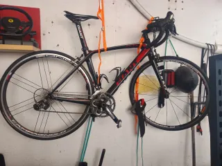 Bicicleta Giant de Carbono talla m  de 165 a 180