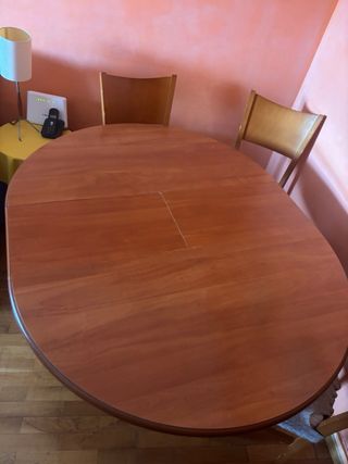 Mesa de comedor redonda de madera