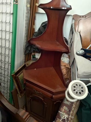 Mueble esquinero de madera