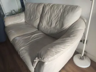 Sofá piel beige 3 plazas 2x1x0.90m