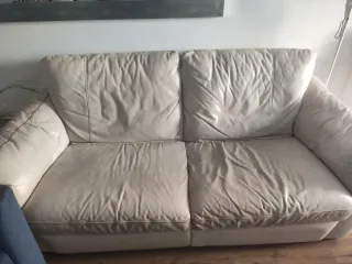 Sofá piel beige 3 plazas 2x1x0.90m