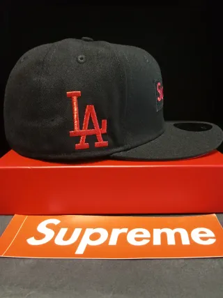 Gorra New Era - Supreme LA Negra Roja Talla7.3/8