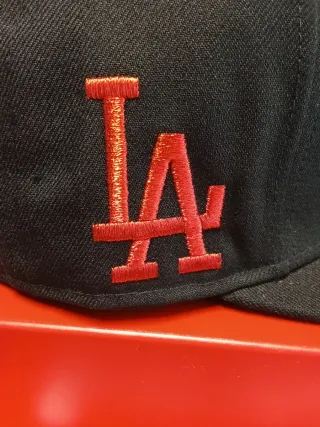 Gorra New Era - Supreme LA Negra Roja Talla7.3/8