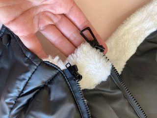 Cazadora negra con borreguito