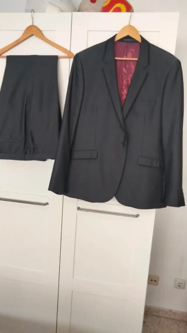 Traje de caballero gris