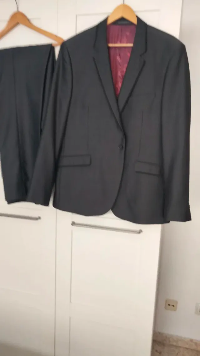 Traje de caballero gris