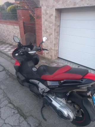Gilera Nexus 500 Maxi Scooter