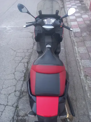 Gilera Nexus 500 Maxi Scooter