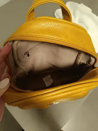 Mochila casual mostaza