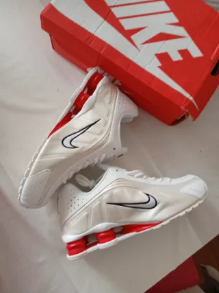 Nike Shox R4 Blancas y Rojas