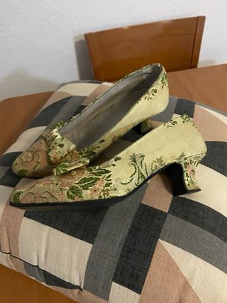 Traje de Fallera Talla 10/12 con Zapatos