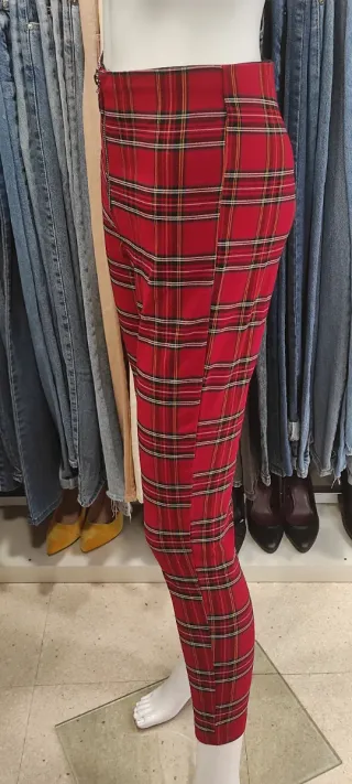Pantalones Zara Cuadros Escoceses Rojos