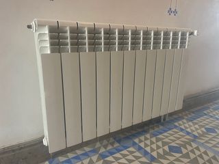 Radiador de agua caliente metálico