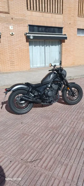 Honda Rebel 500 SP Negra