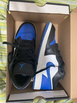 Tenis Jordan Mujer Azul y Negro