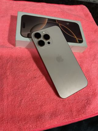 iPhone 16 Pro Max 256 GB Dorado esta usado 5 meses